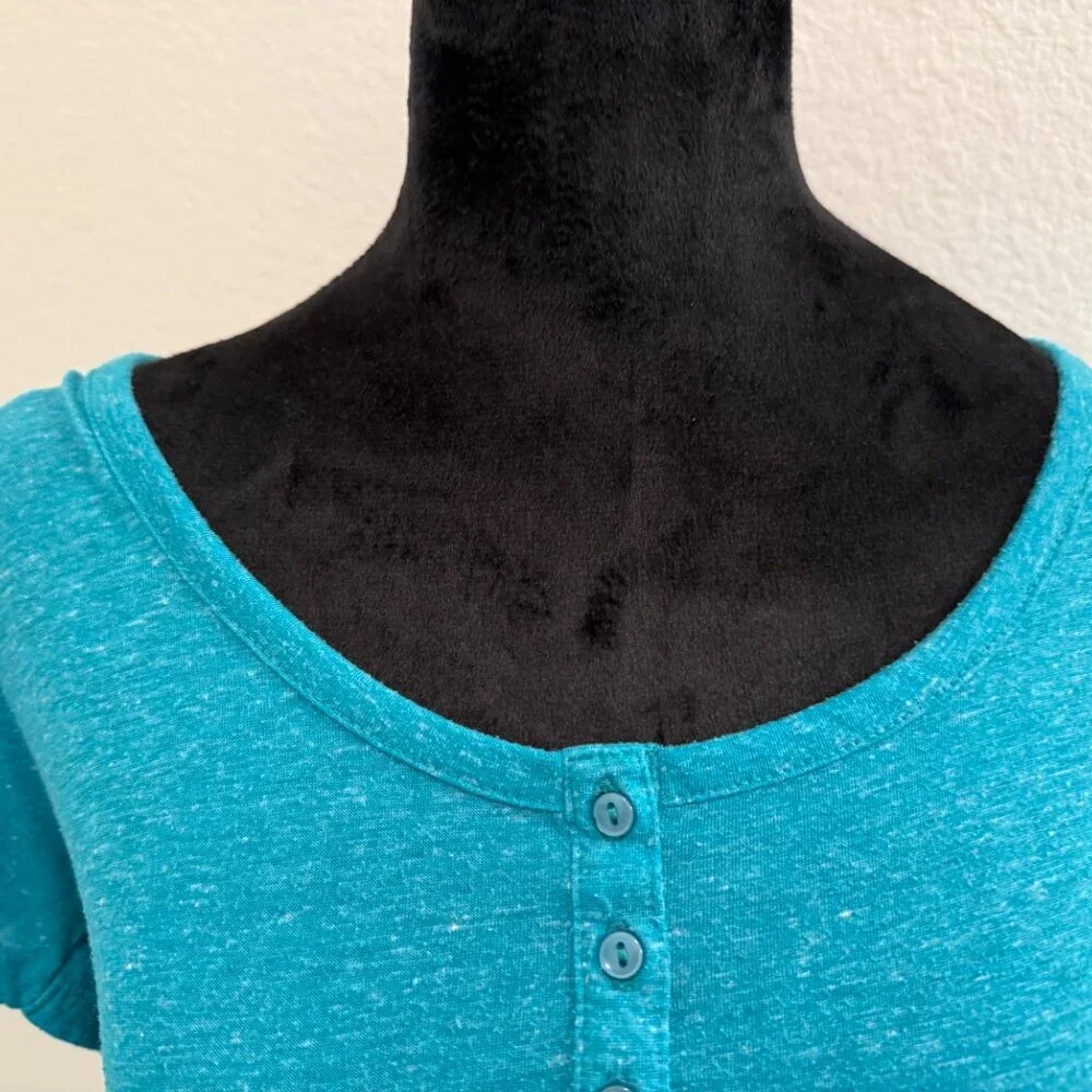 Oakley Shirt Women's Medium Blue Top - Picture 3 of 8